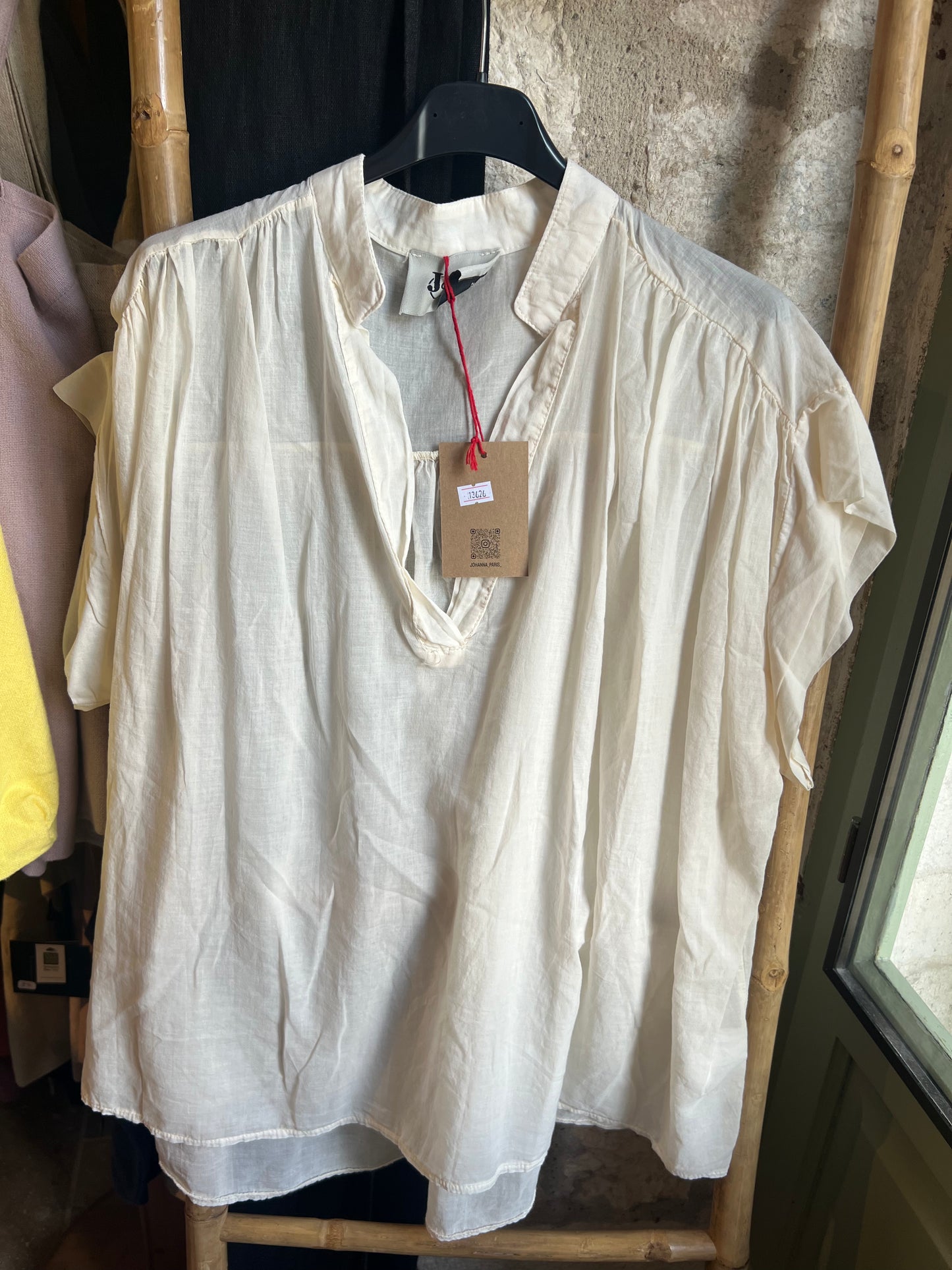 Promo-Blouse esans manche Lena écru-Johanna Paris