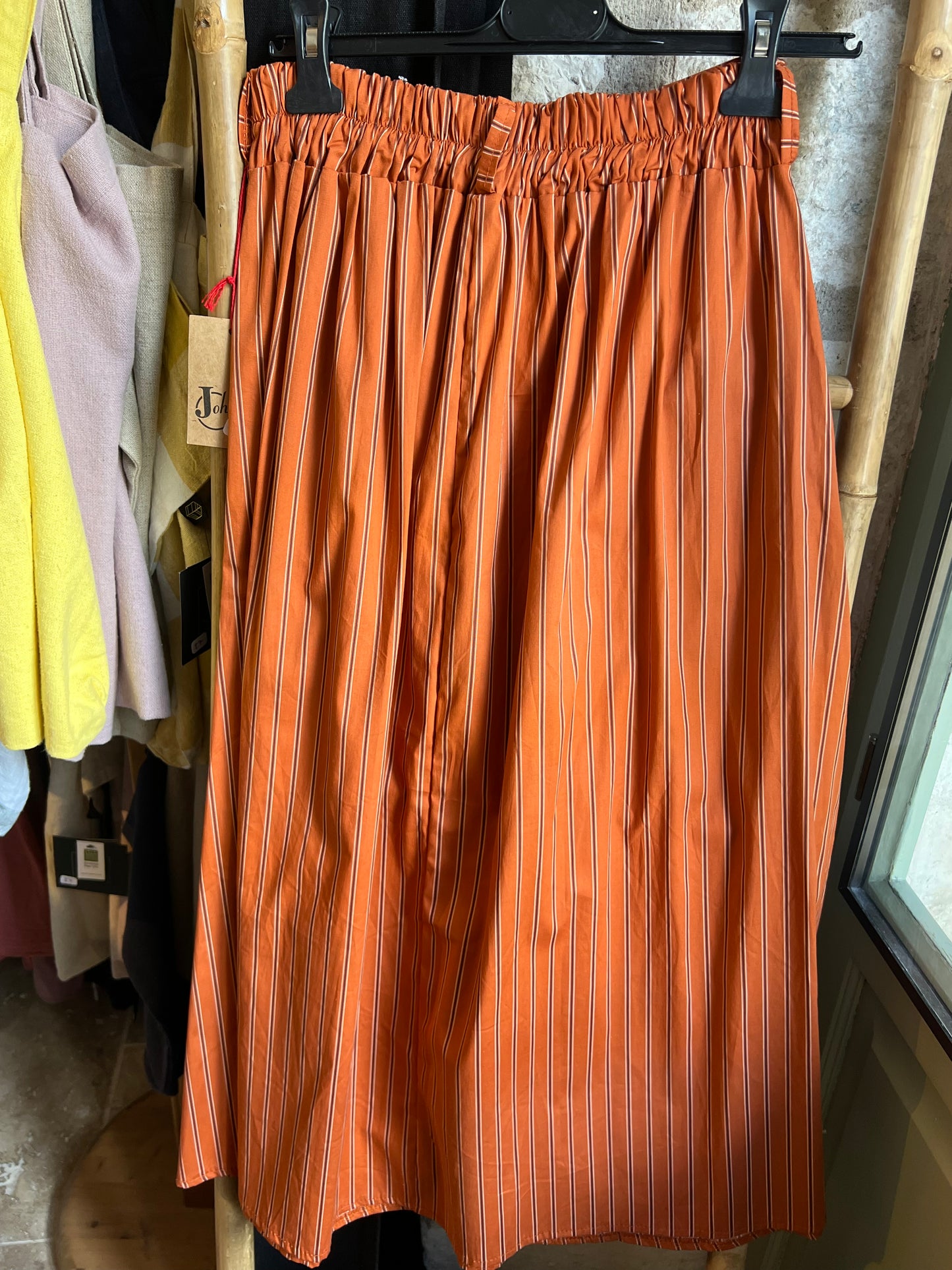 Promo-Jupe longue Diane rayée orangée Johanna Paris