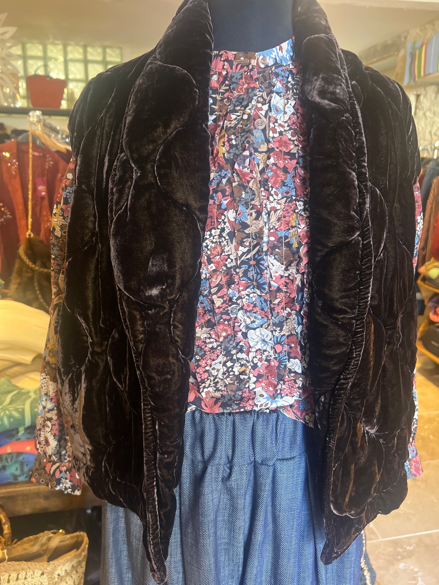 Gilet dans manche en velours choco Clara-Johanna Paris