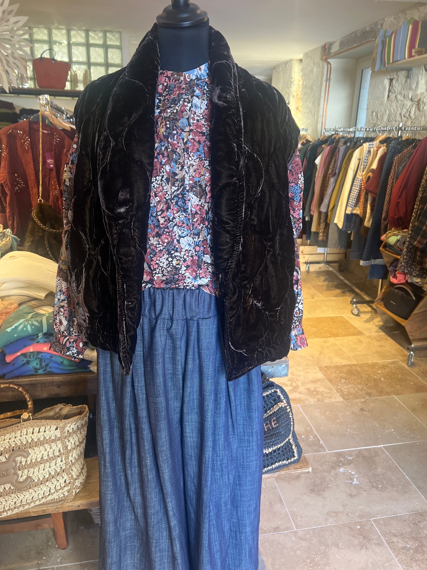 Gilet dans manche en velours choco Clara-Johanna Paris