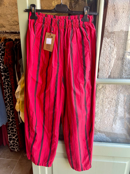 Promo Pantalon Magique rayé noir et rouge - Johanna Paris