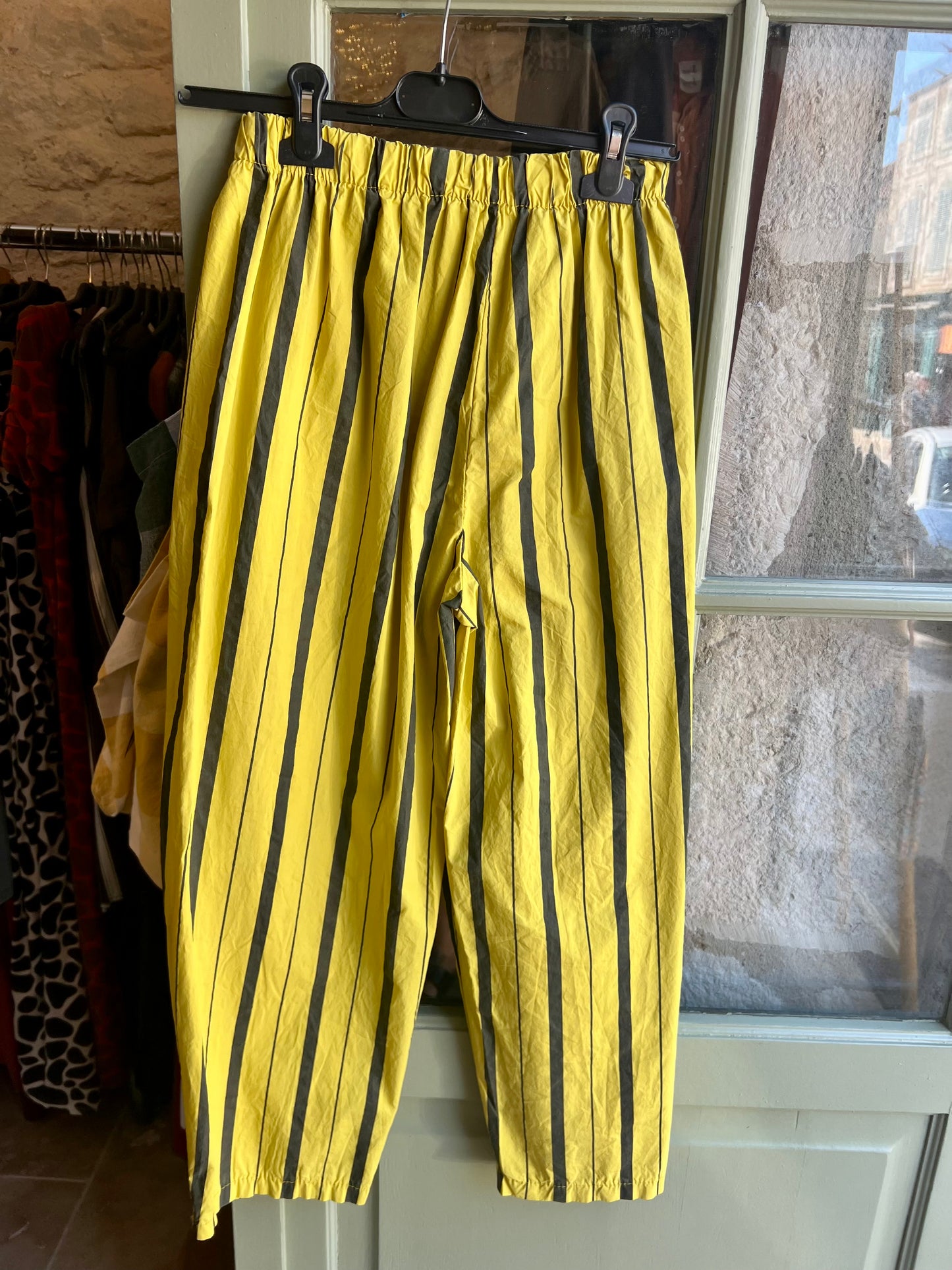 Promo Pantalon Magique rayé noir et jaune/anis-Johanna Paris