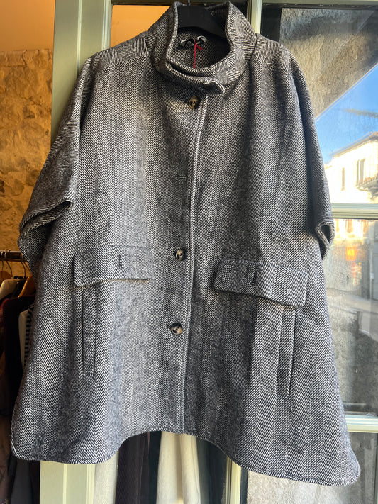 Promo Manteau poncho Théo noir et blanc-Johanna Paris