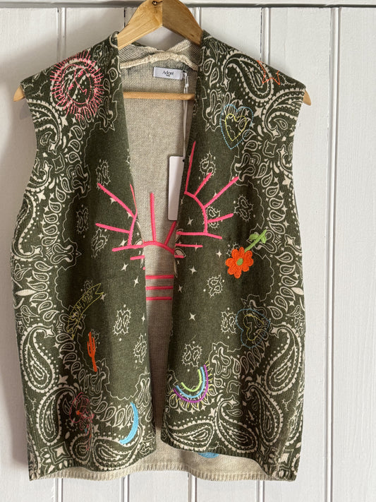 Promo-Gilet sans manche  brodé Lola-Adoré Paris