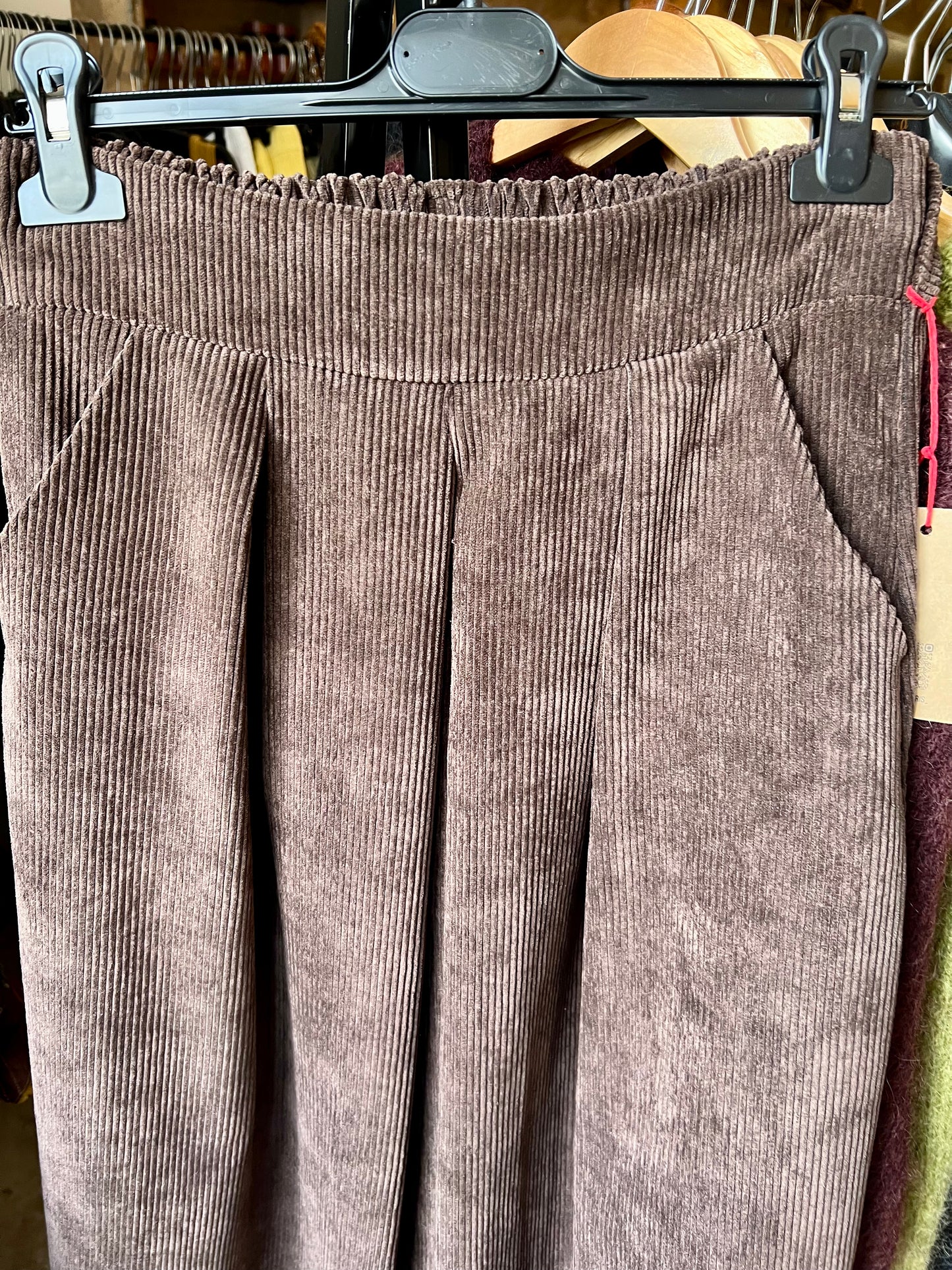 Jupe longue Lila en velours côtelé-Johanna Paris